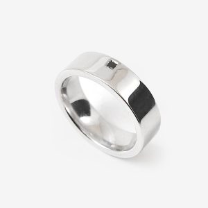 Tainted Love – 18k vitguld, prinsesslipad svart diamant