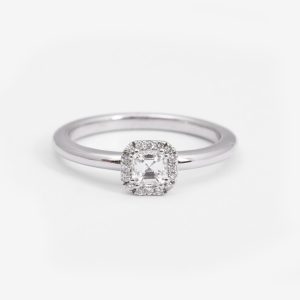 Chatel Carmosé – 18k vitguld, diamanter 0.40ct