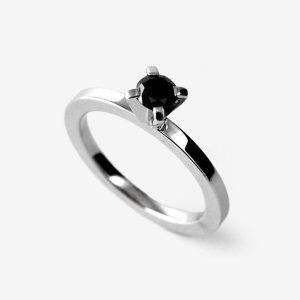 Tainted Love solitär – 18k vitguld, svart diamant 0.35ct