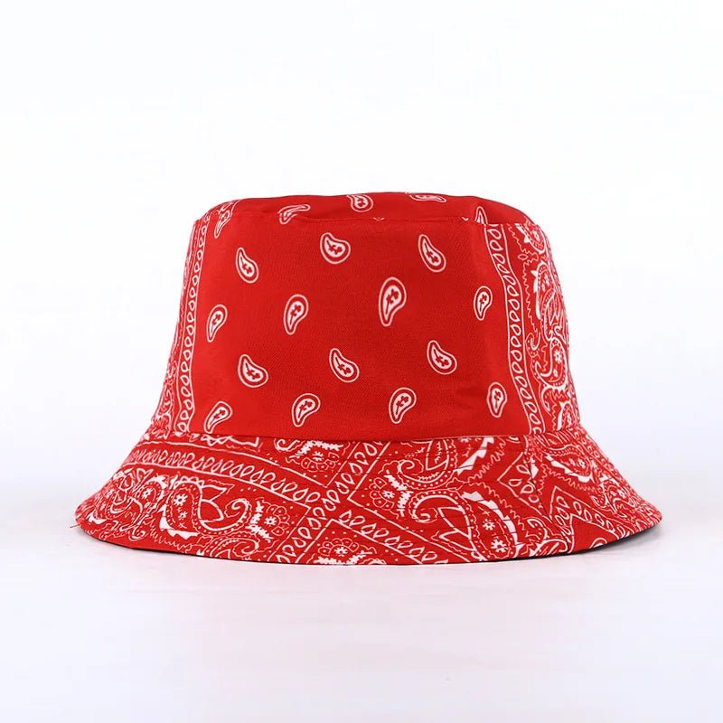 Färgade bobhattar