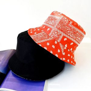 Elegant bob-hatt