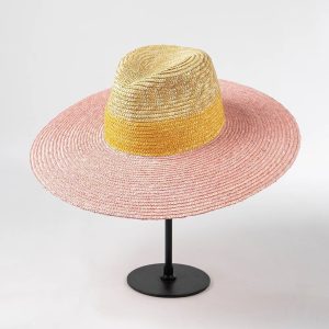 Strandhatt i halm